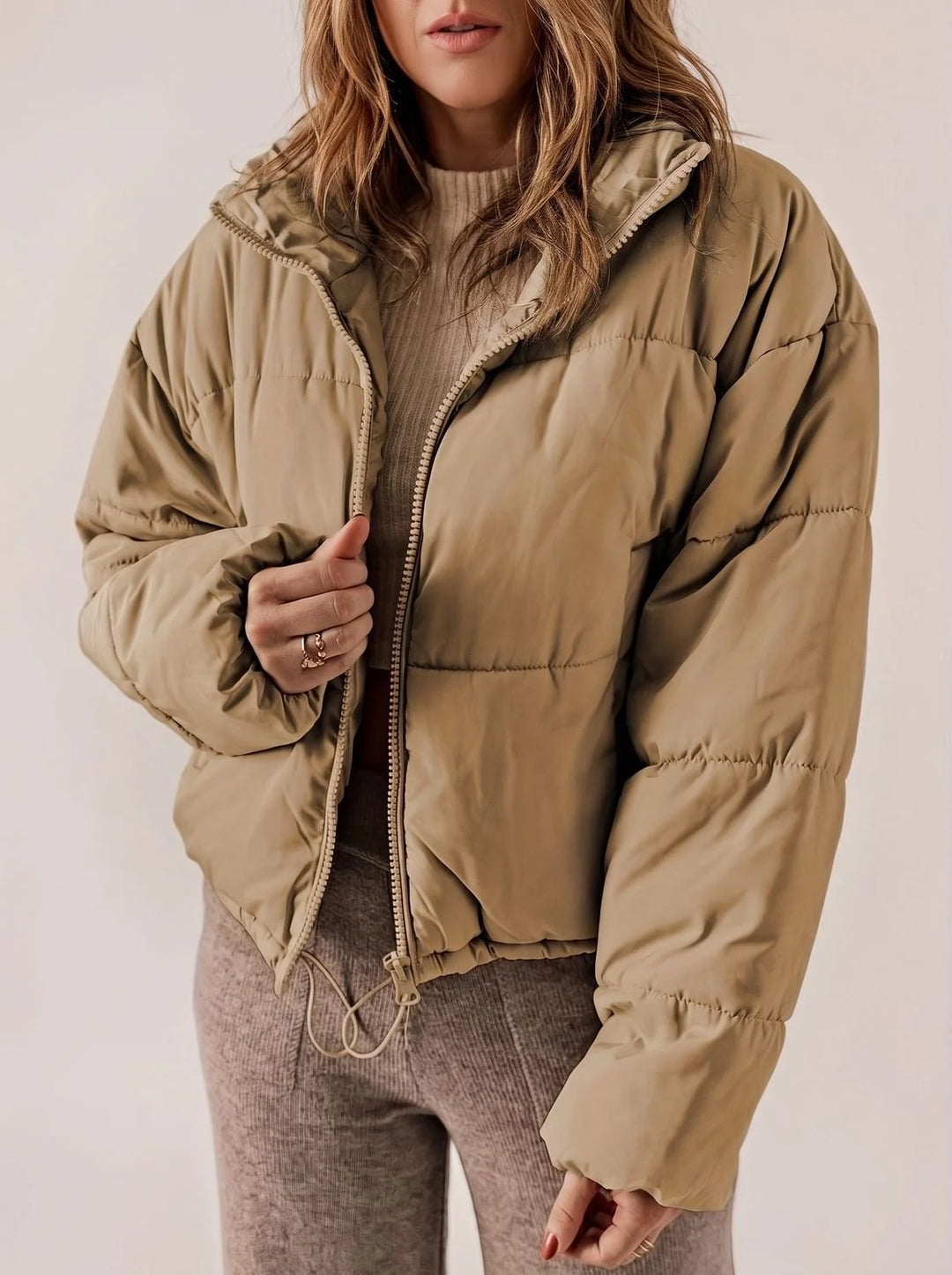 Annika | Damen Cropped Oversized Daunenjacke mit Reißverschluss 1