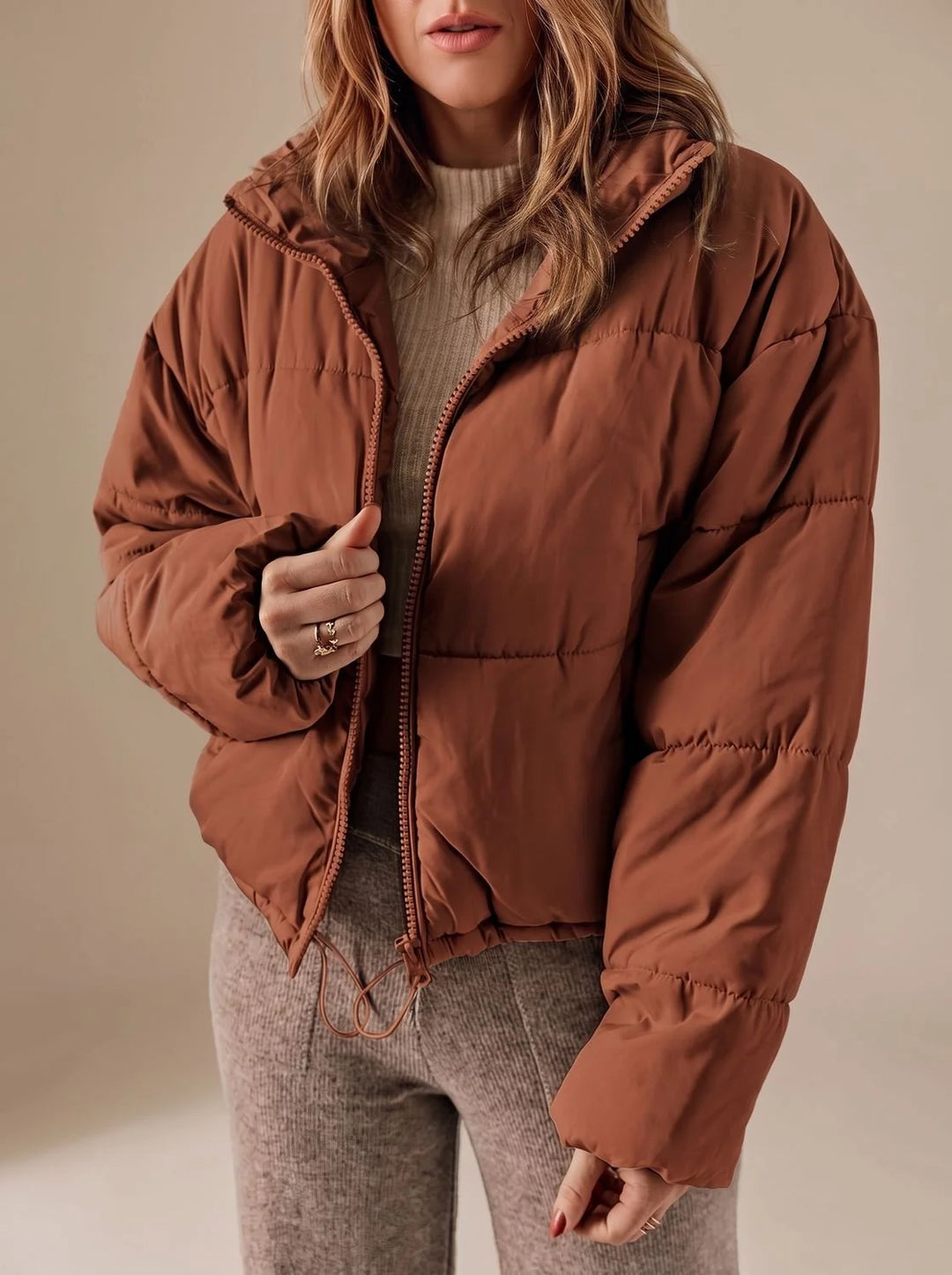 Annika | Damen Cropped Oversized Daunenjacke mit Reißverschluss 2