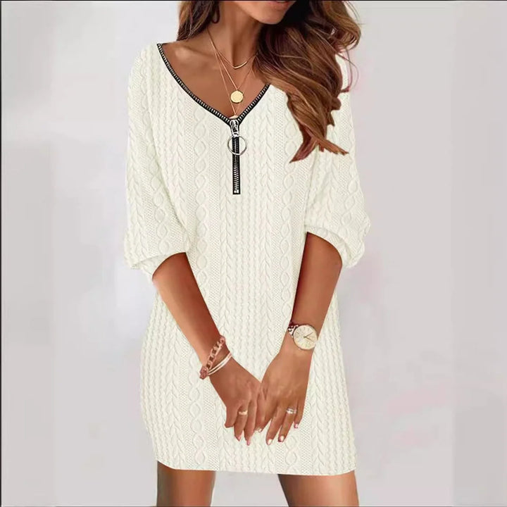Annika | Strickkleid Damen Kabelstrick V-Ausschnitt Reißverschluss Minikleid 3