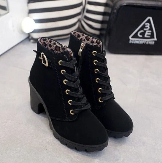 Ava - Schnürstiefeletten zum Aufpeppen deines Herbst-Outfits 1