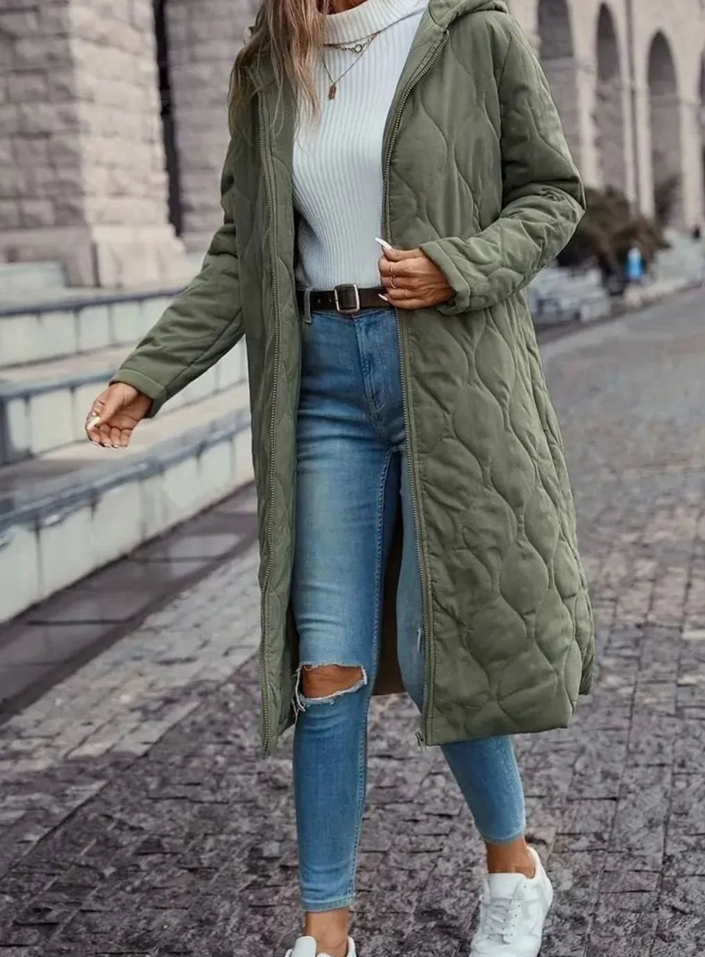 Charlotte | Damen Winterjacke Gesteppte Kapuzenjacke mit Reißverschluss 3
