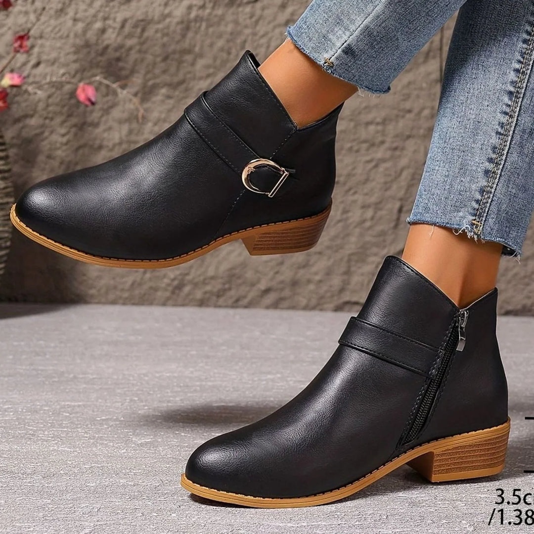Frieda | Damen Stiefeletten mit Blockabsatz Schnallendetail Seitenreißverschluss 0