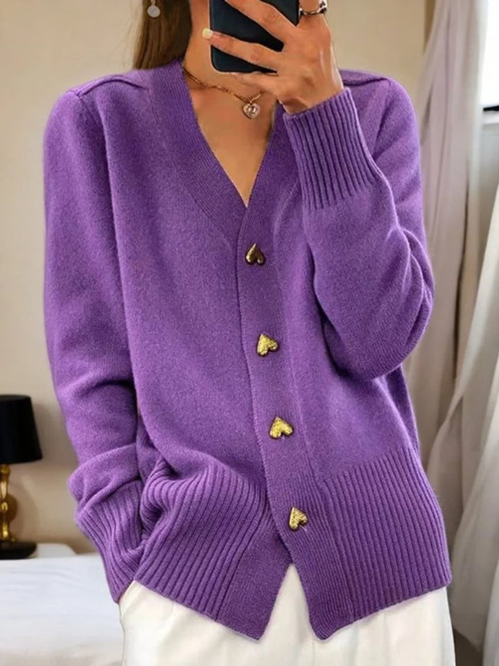 Leonie | Damen V-Ausschnitt Strick-Cardigan mit Herzknöpfen Relaxed Fit 2