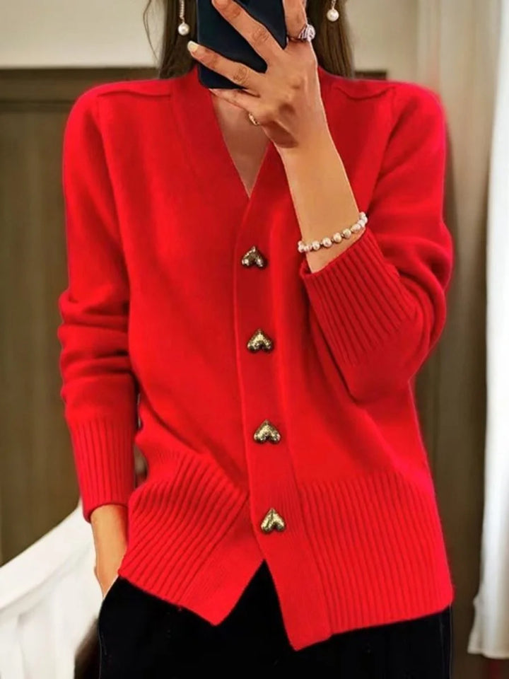 Leonie | Damen V-Ausschnitt Strick-Cardigan mit Herzknöpfen Relaxed Fit 3