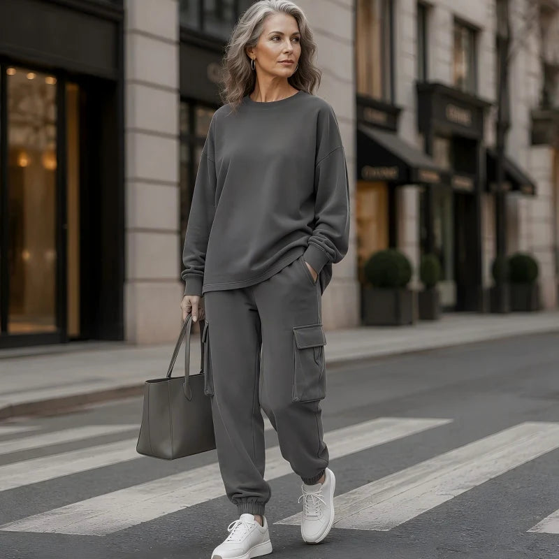 Lotta | Damen Zweiteiler mit Rundhals-Shirt und Cargohose 1