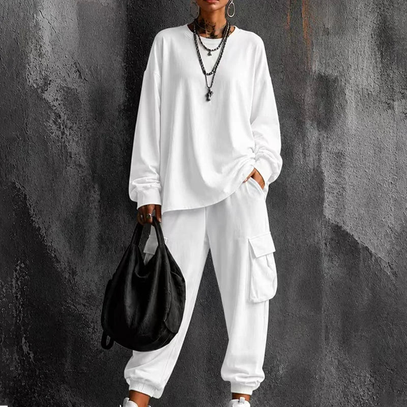 Lotta | Damen Zweiteiler mit Rundhals-Shirt und Cargohose 2
