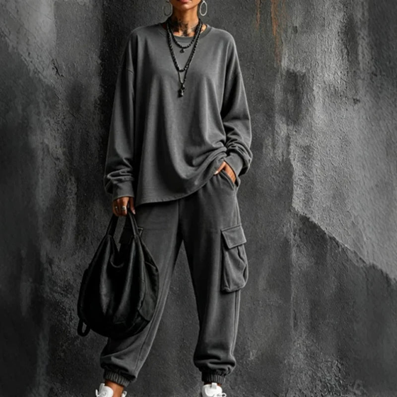 Lotta | Damen Zweiteiler mit Rundhals-Shirt und Cargohose 4