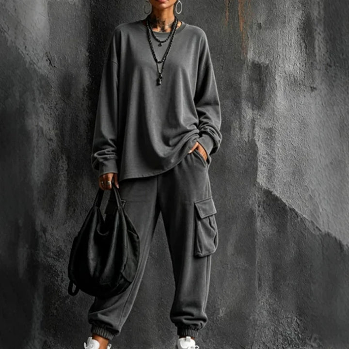 Lotta | Damen Zweiteiler mit Rundhals-Shirt und Cargohose 4