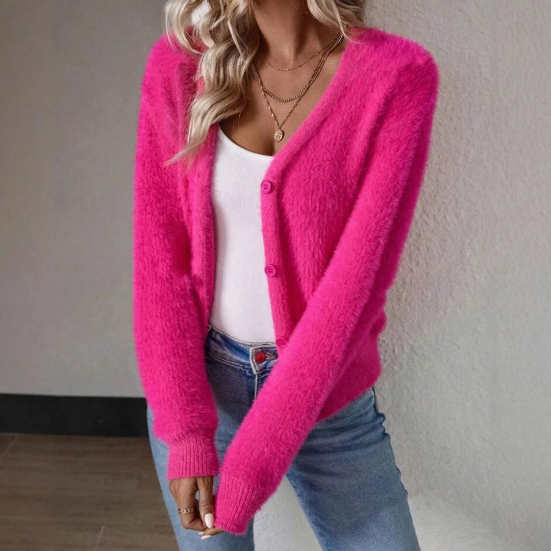 Marie | Damen Flauschiger V-Ausschnitt Strickjacke Cardigan mit Knopfleiste 4