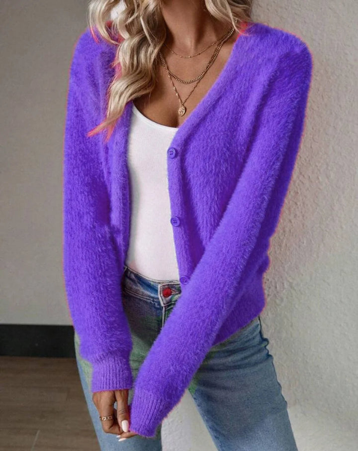 Marie | Damen Flauschiger V-Ausschnitt Strickjacke Cardigan mit Knopfleiste 8