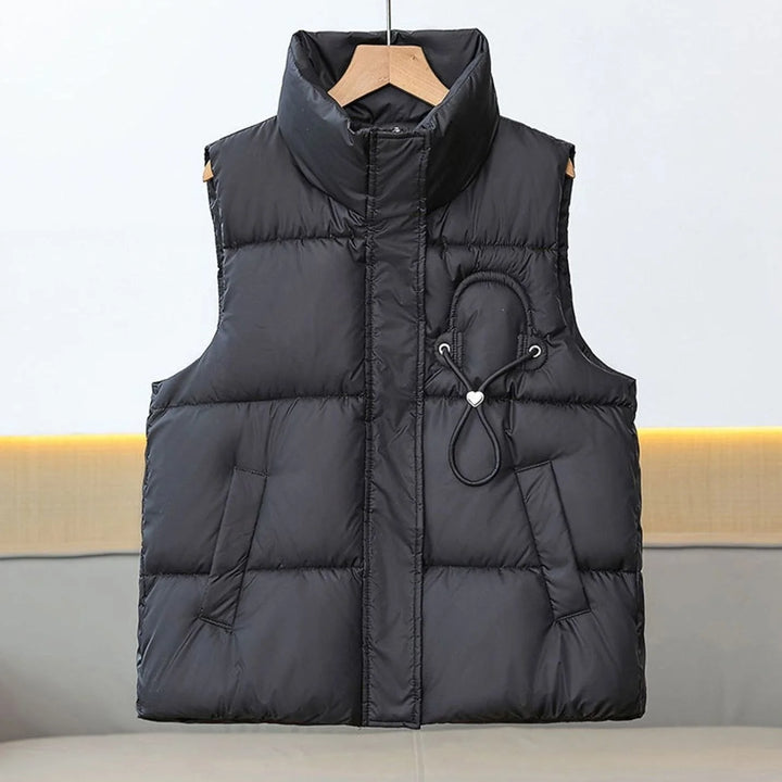 Marie | Damen Steppweste Bodywarmer Stehkragen Kordelapplikation Kurzschnitt 1