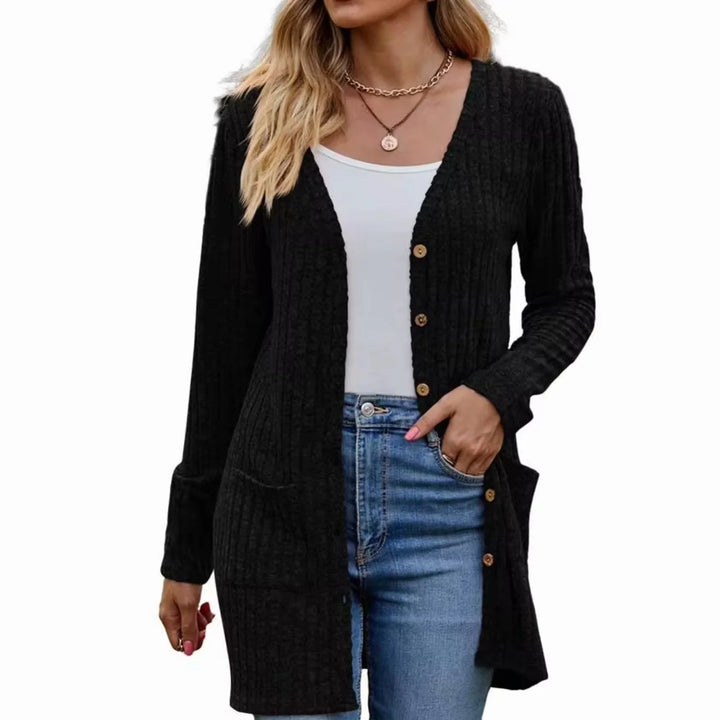 Marie | Damen Strickjacke mit Rippstruktur aufgesetzten Taschen und Knopfleiste 2