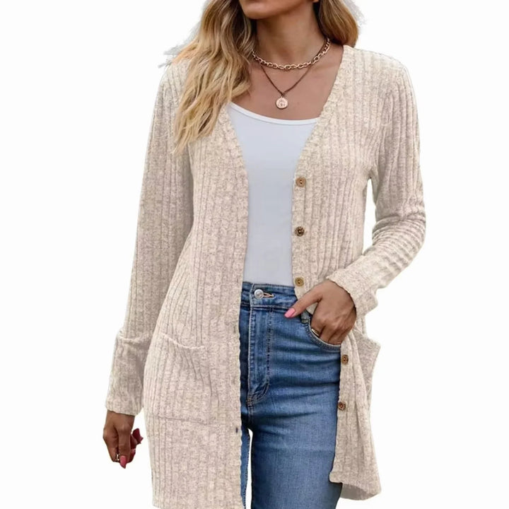 Marie | Damen Strickjacke mit Rippstruktur aufgesetzten Taschen und Knopfleiste 3