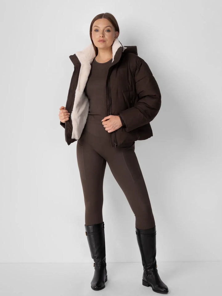 Nele | Damen Kurze Steppjacke mit Abnehmbarer Kapuze 7