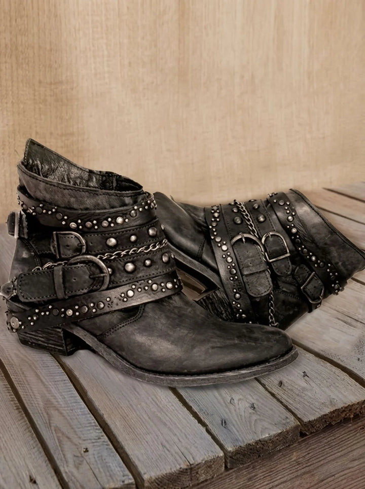 Sophie | Damen Vintage Western Stiefeletten mit Schnallenriemen Nieten Ketten 8